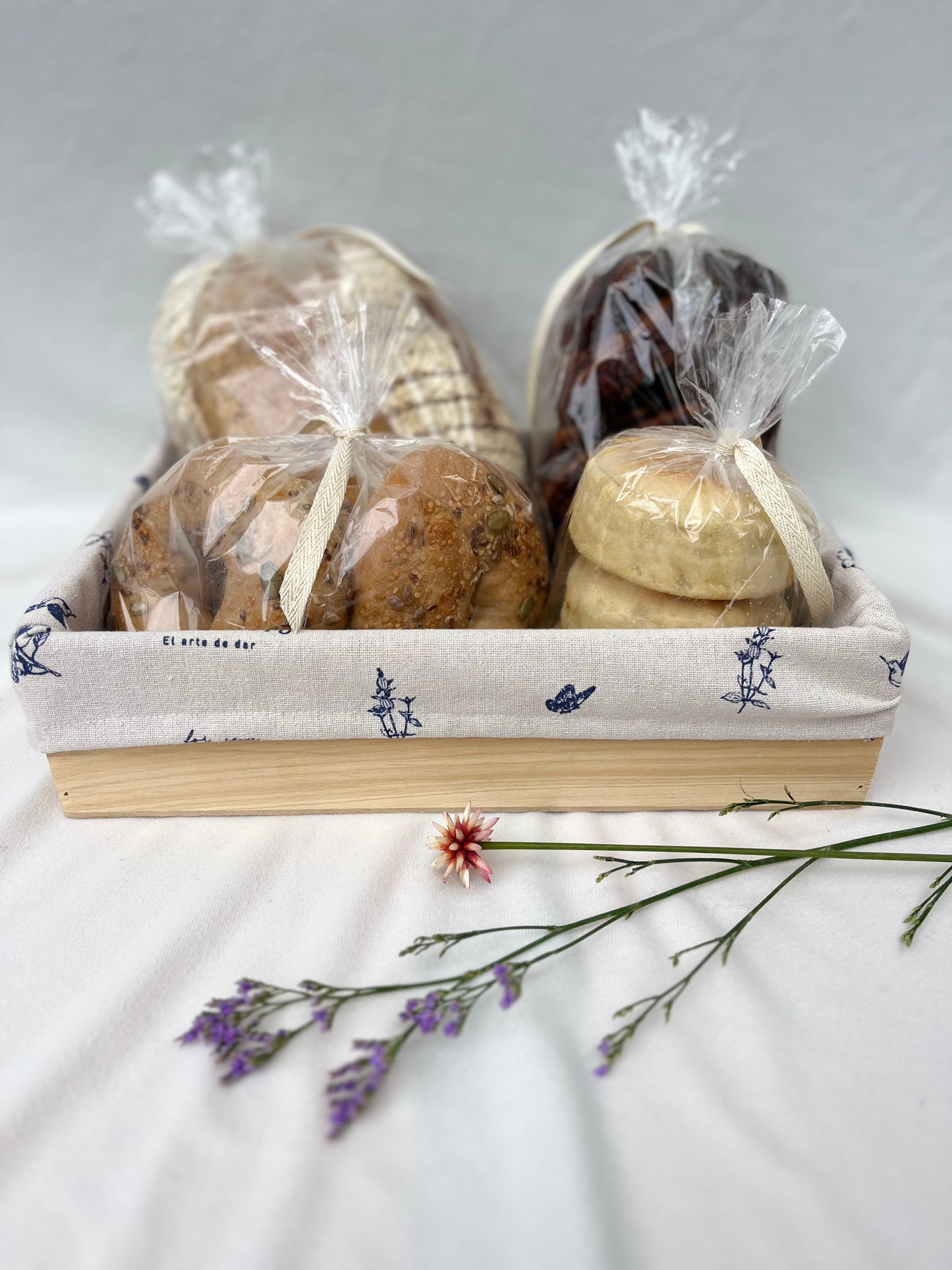 Ancheta con Panes Artesanales – Sourdough, Bagels y Más