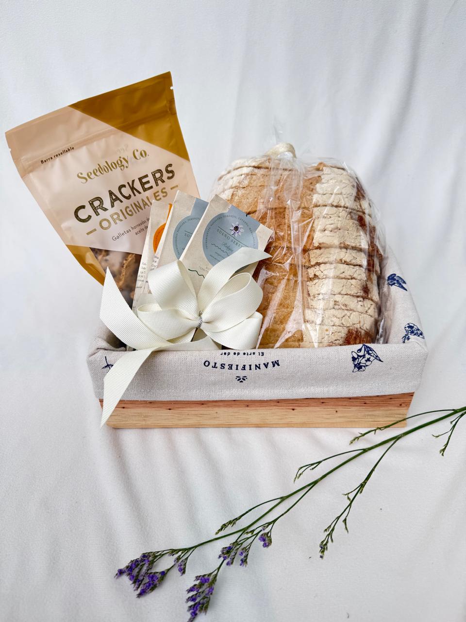 tes con pan y crackers en guacal