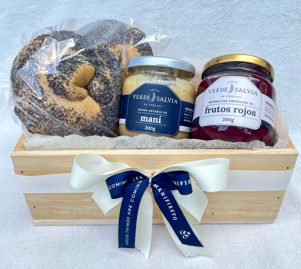 Bagels Artesanales x 3 con Crema de Maní y Mermelada de Frutos Rojos