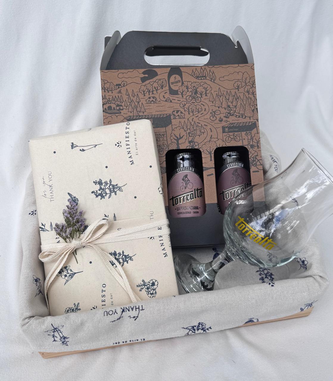 Libro y three pack con vaso