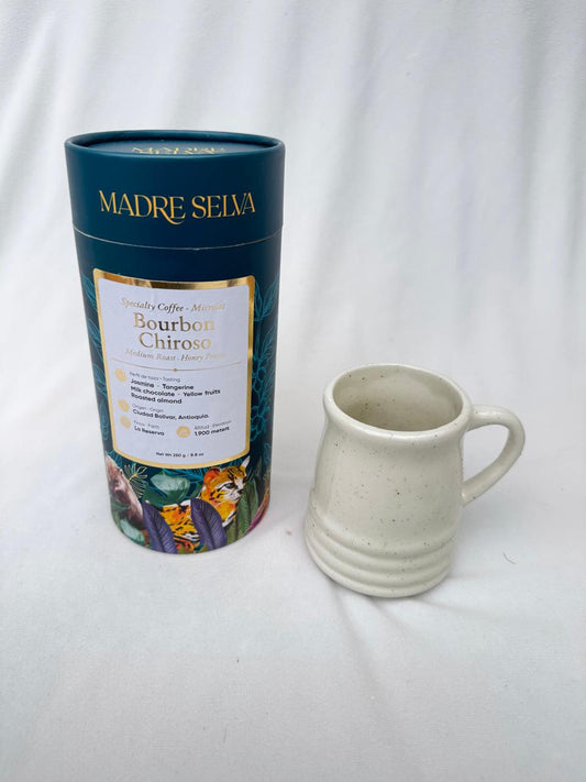 Tubo de café molido premium con mug artesanal