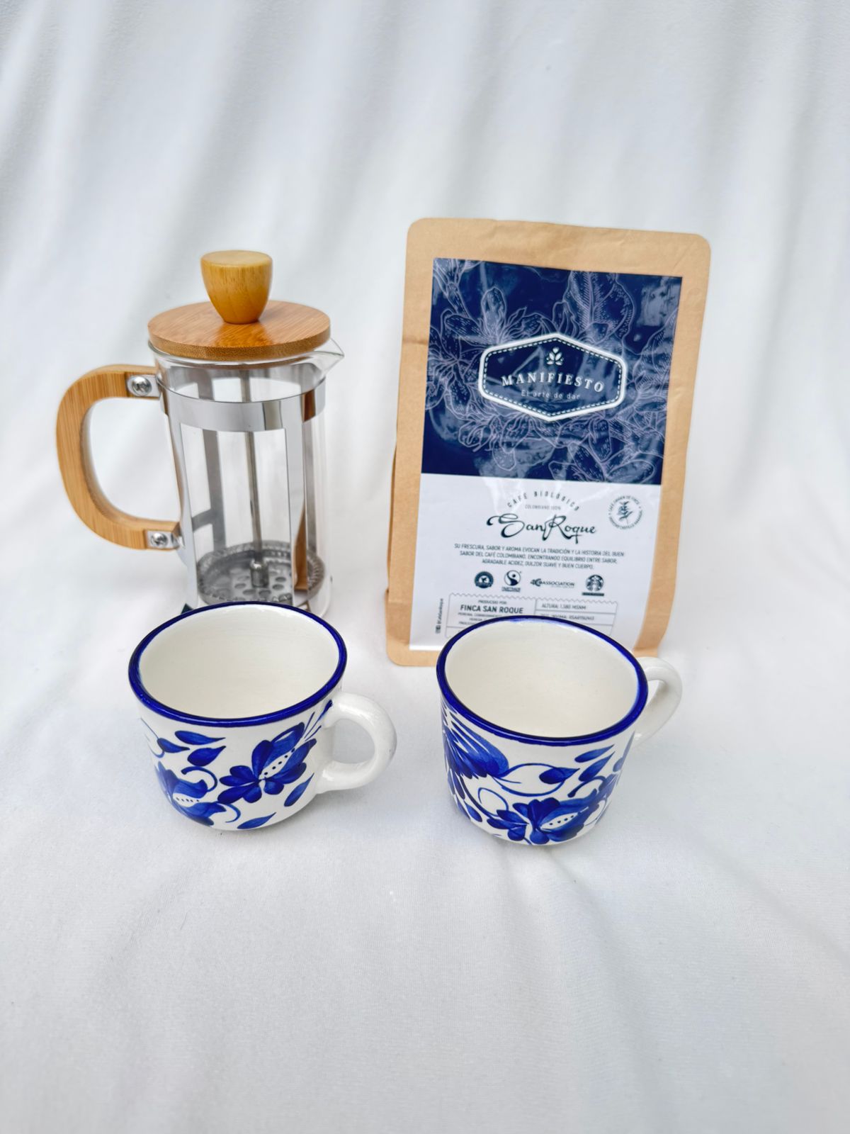 Café Artesanal Orgánico con Prensa y Tacitas de El Carmen de Viboral