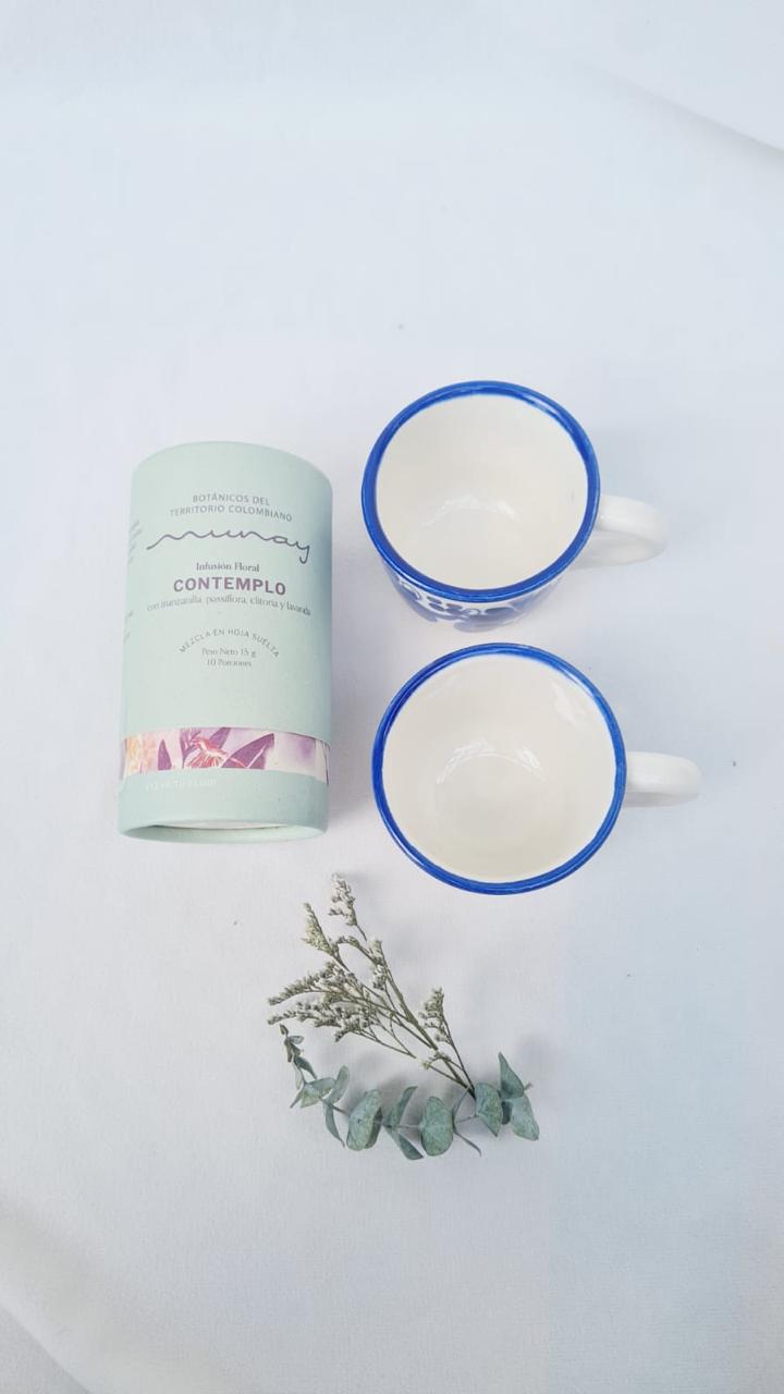 Tubito de te y dos tacitas