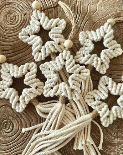 Estrellitas para el árbol de macramé