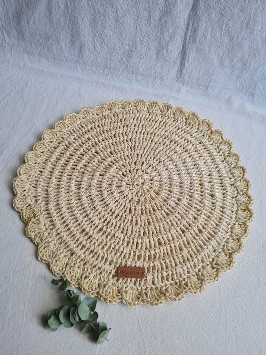 individuales de fique con hilos dorados