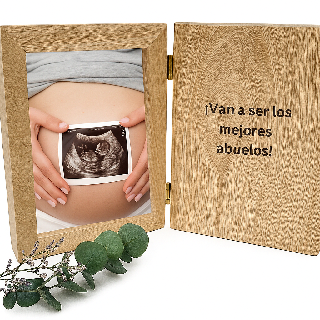 Marco con ecografía para anunciar ¡Vamos a ser papás!