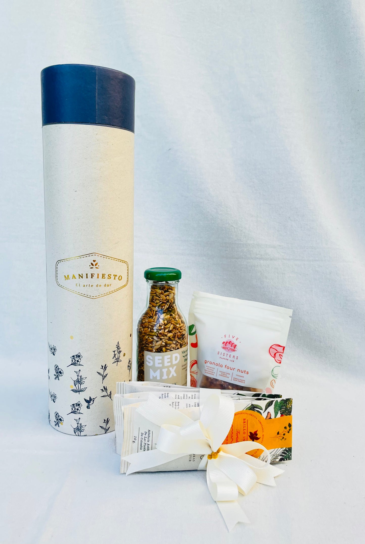 Snack saludable | tubo con con te, semillas y granola