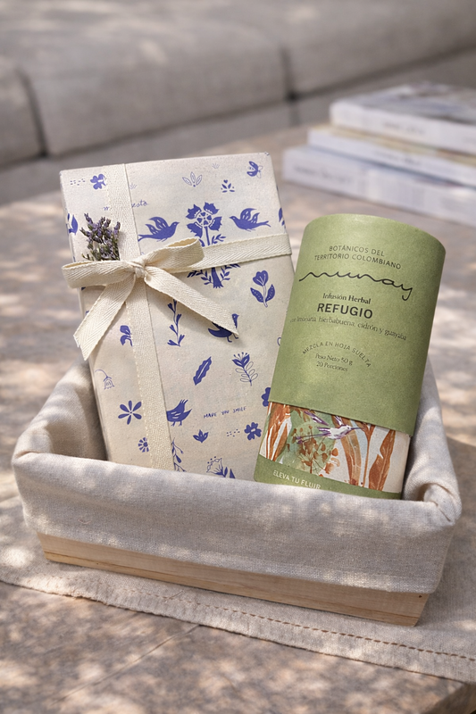 Libro y tubo de té