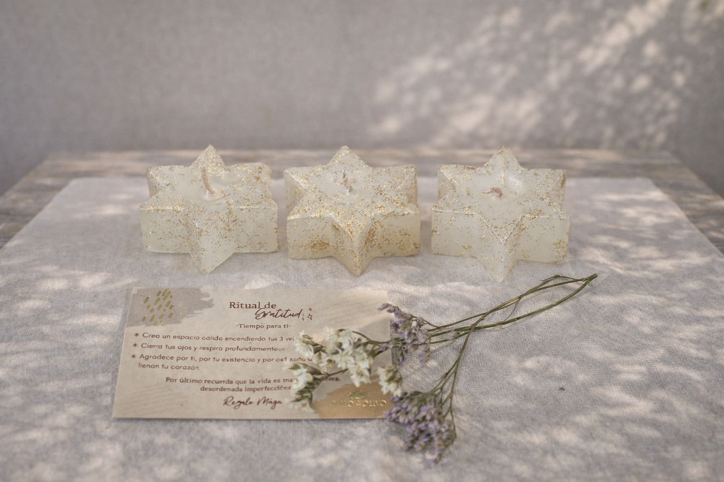 Cajita con 3 Velitas Estrella – Ritual de Gratitud y Luz