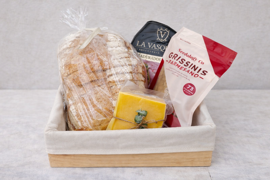 Reconocimiento- Pan de Campo, Queso, Jamón y Grisinis