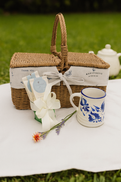Un te en la naturaleza- canasta con tes y mugs