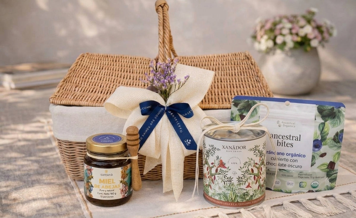 Canasta de picnic con productos que apoyan emprendimientos terremoto