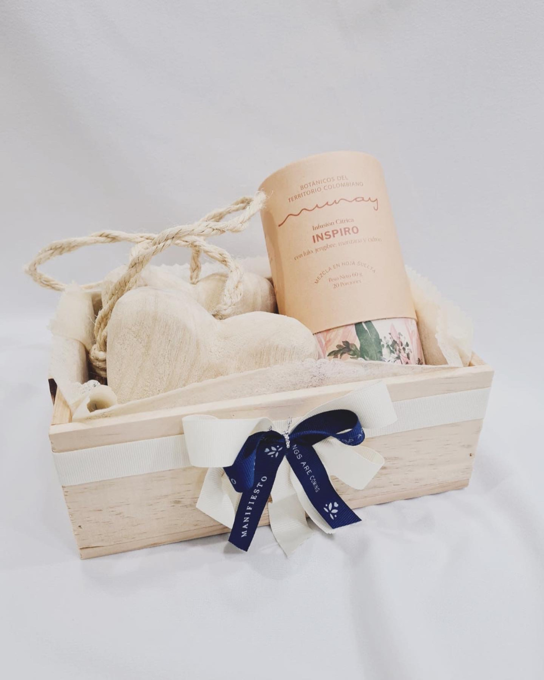 Tubo de Té Artesanal y Corazones Artesanales en guacal – Regalo para Pronta Recuperación, agradecimiento y Condolencias