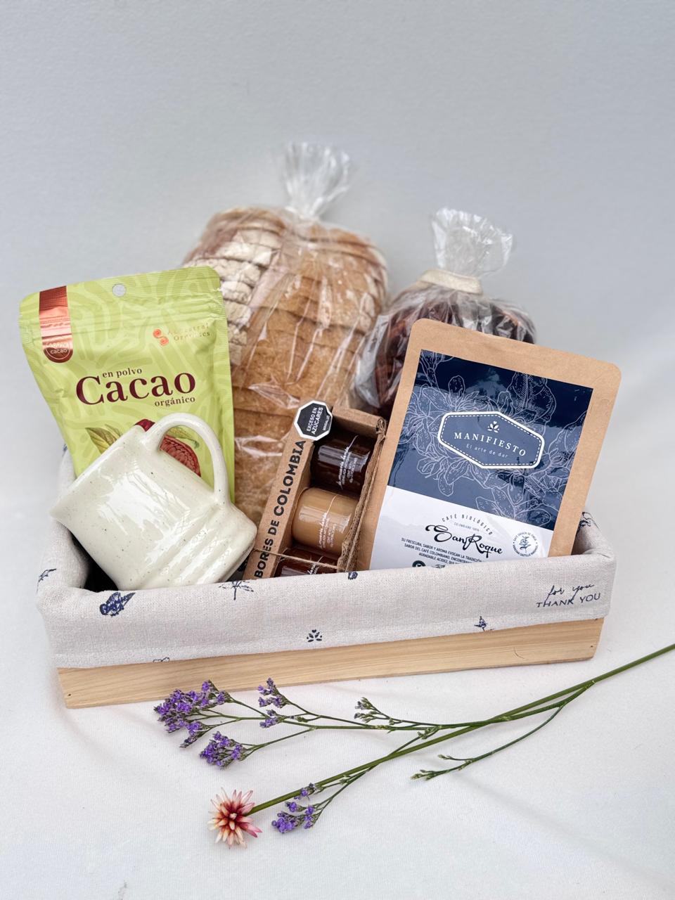 Un algo delicioso-  panes, café artesanal, conservas, mug y chocolate