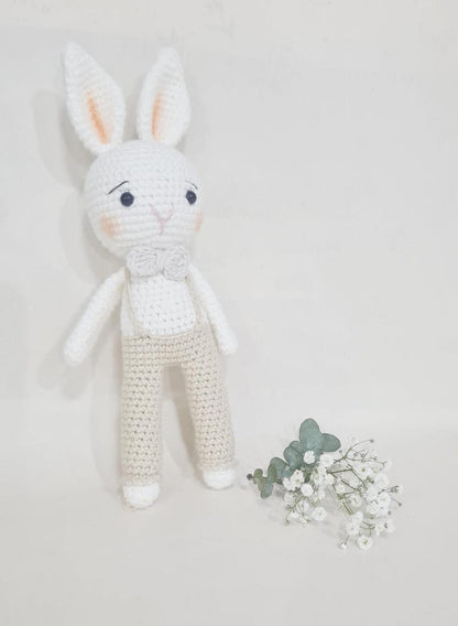 Sonajero y muñeco en crochet