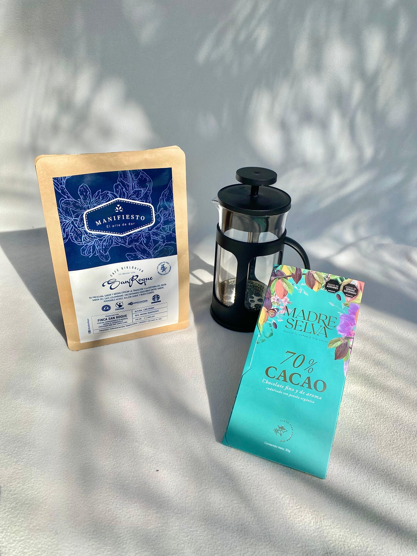 Café y prensa tradicional