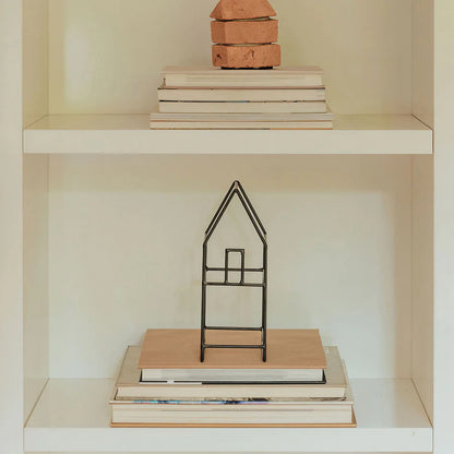 Escultura casa alambre
